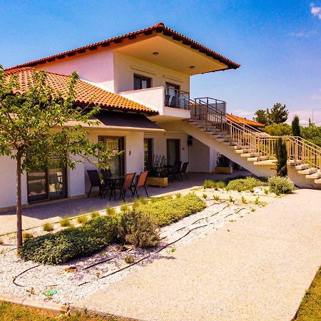 Varkes Suites 2 Nea Moudania Exterior foto