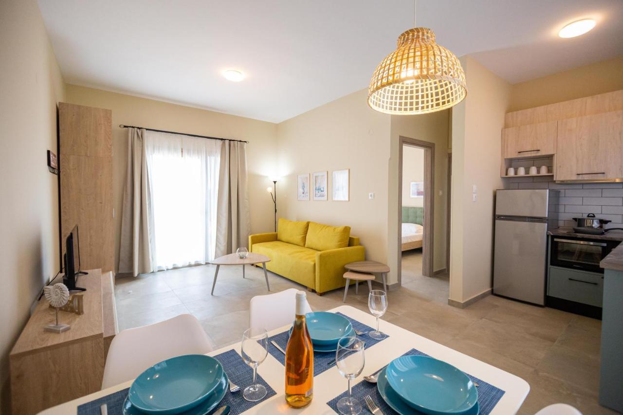 Varkes Suites 2 Nea Moudania Exterior foto