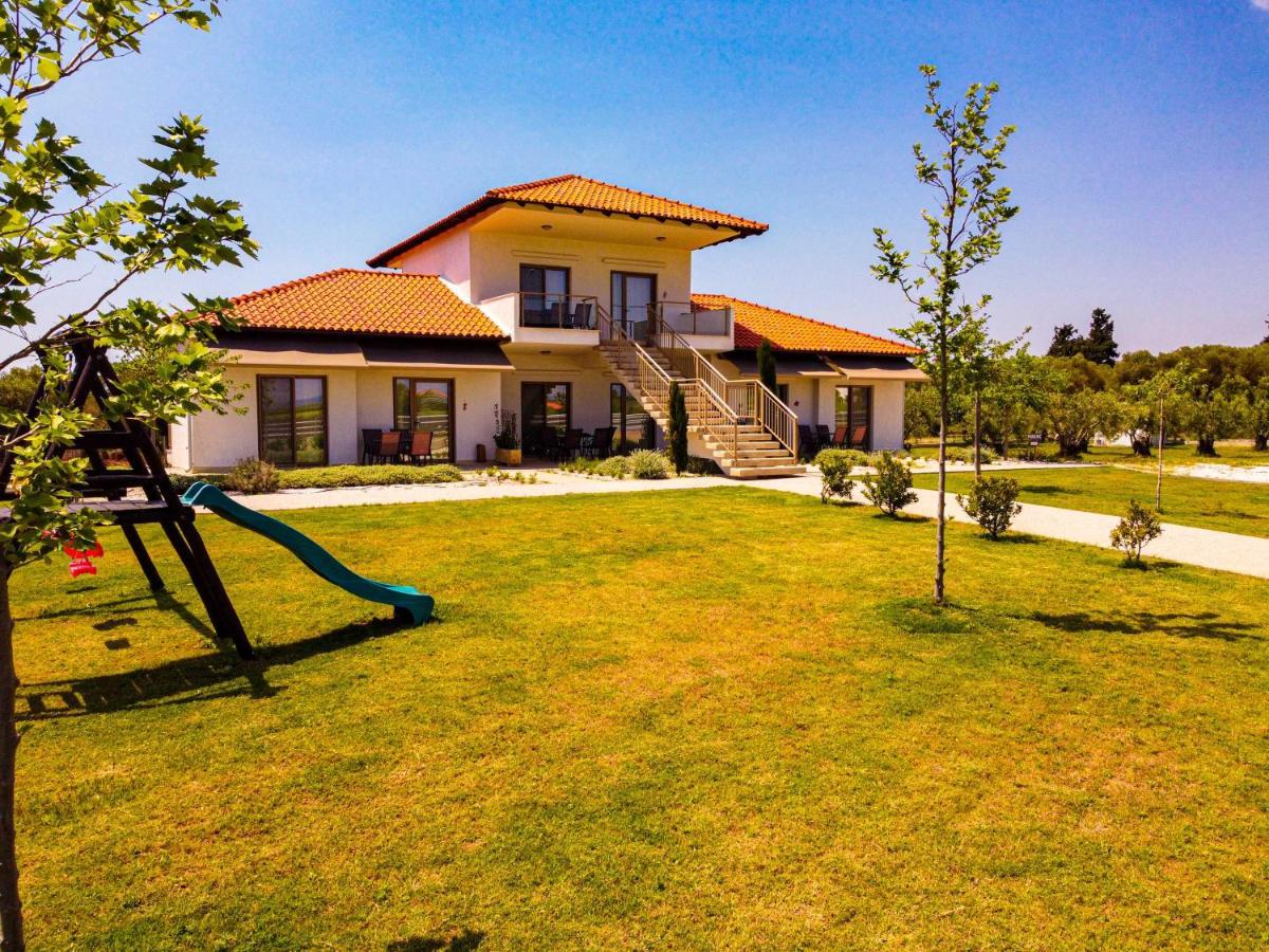 Varkes Suites 2 Nea Moudania Exterior foto