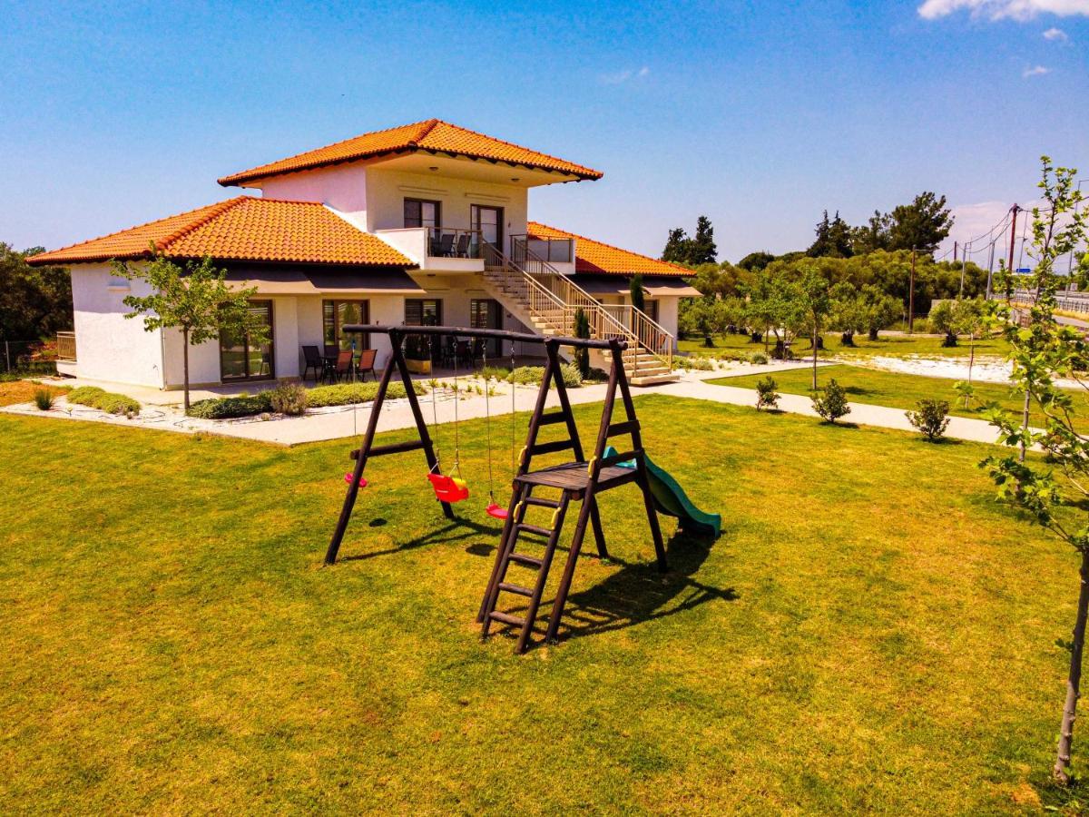 Varkes Suites 2 Nea Moudania Exterior foto